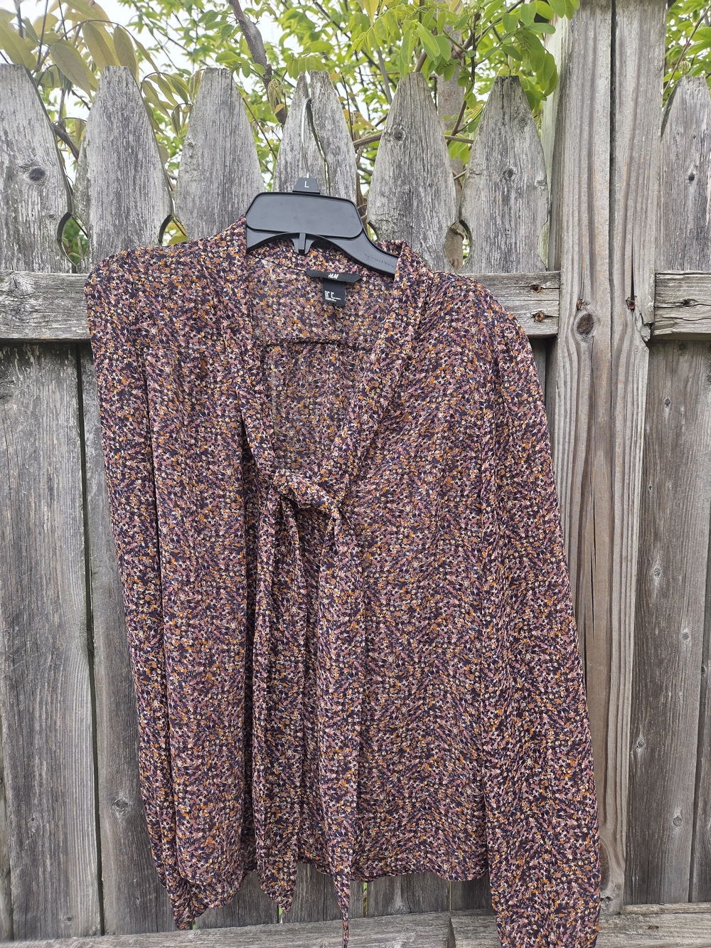 H&M Multicolor Speckled Tie-Neck Blouse